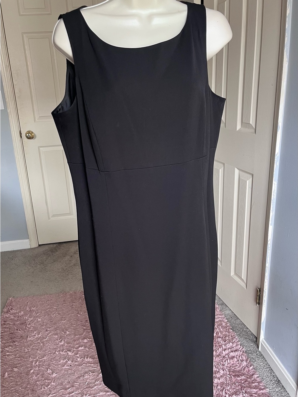 Classic Black Sleeveless Sheath Dress
